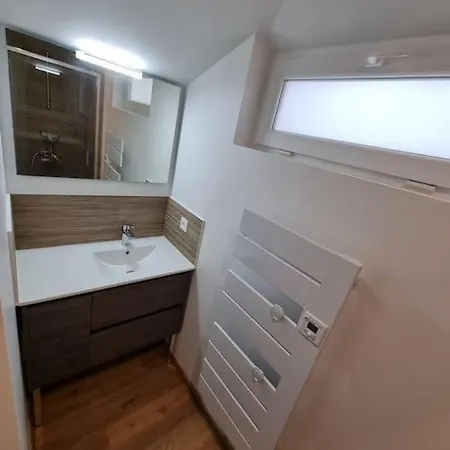 Marlilou-3 Minutes A Pied De La *