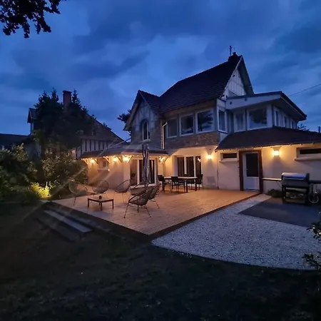 Marlilou-3 Minutes A Pied De La *