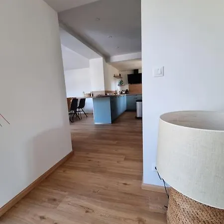 Marlilou-3 Minutes A Pied De La *